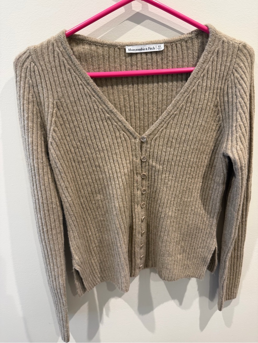 Abercrombie & Fitch Ribbed V-Neck Button-Front Cardigan in Taupe